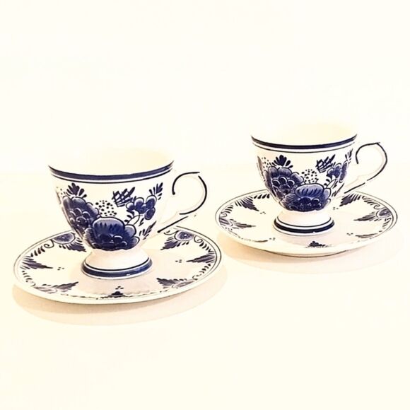 Pair of Vintage Delft Blue Holland Cup and Saucer Sets - Picture 3 of 5